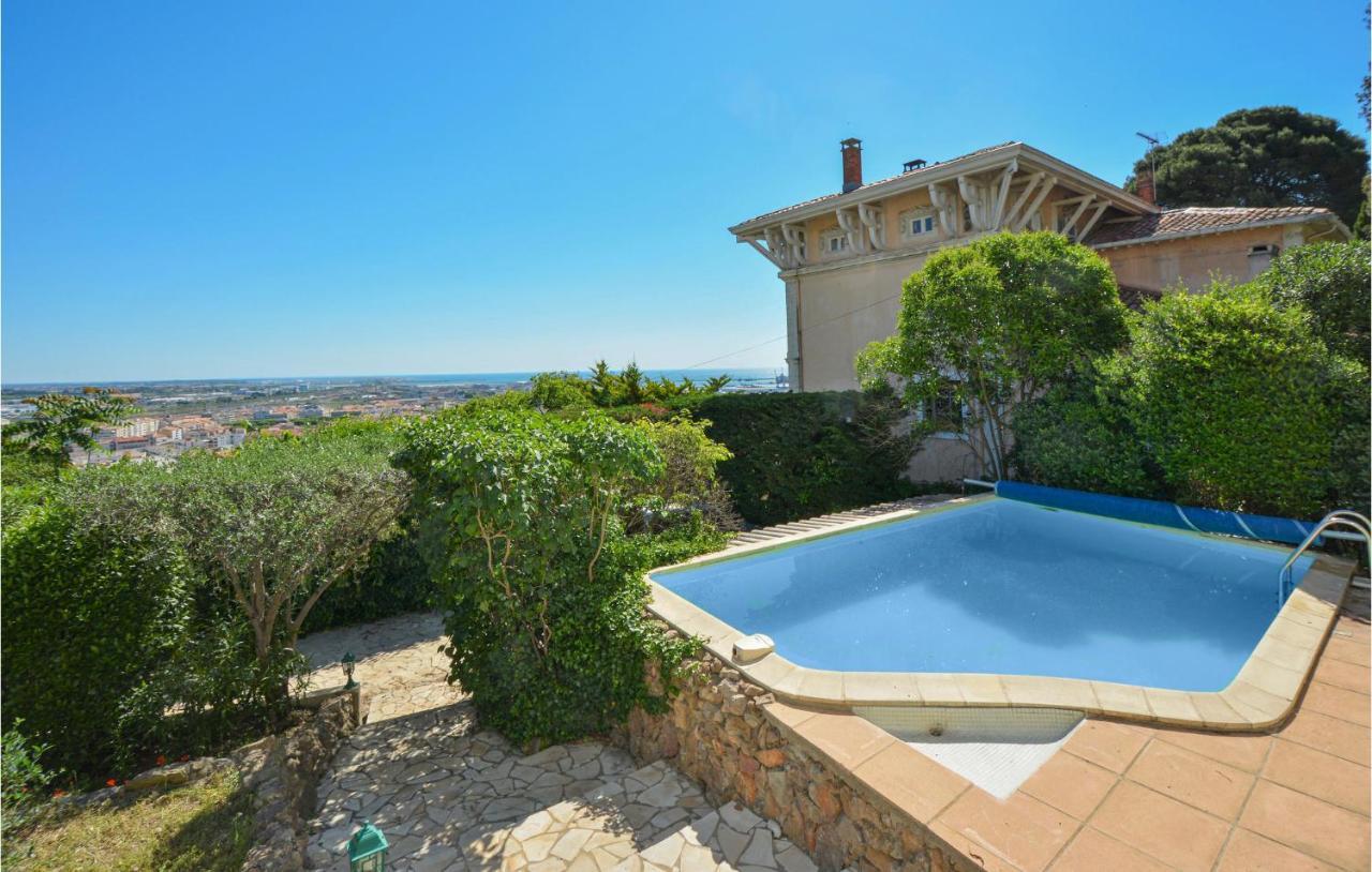 Cozy Home In Sete With Outdoor Swimming Pool Kültér fotó
