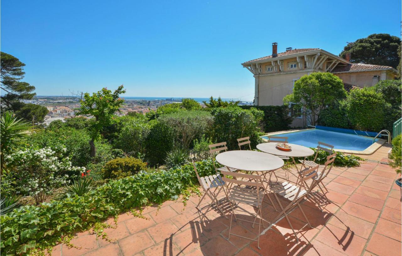 Cozy Home In Sete With Outdoor Swimming Pool Kültér fotó