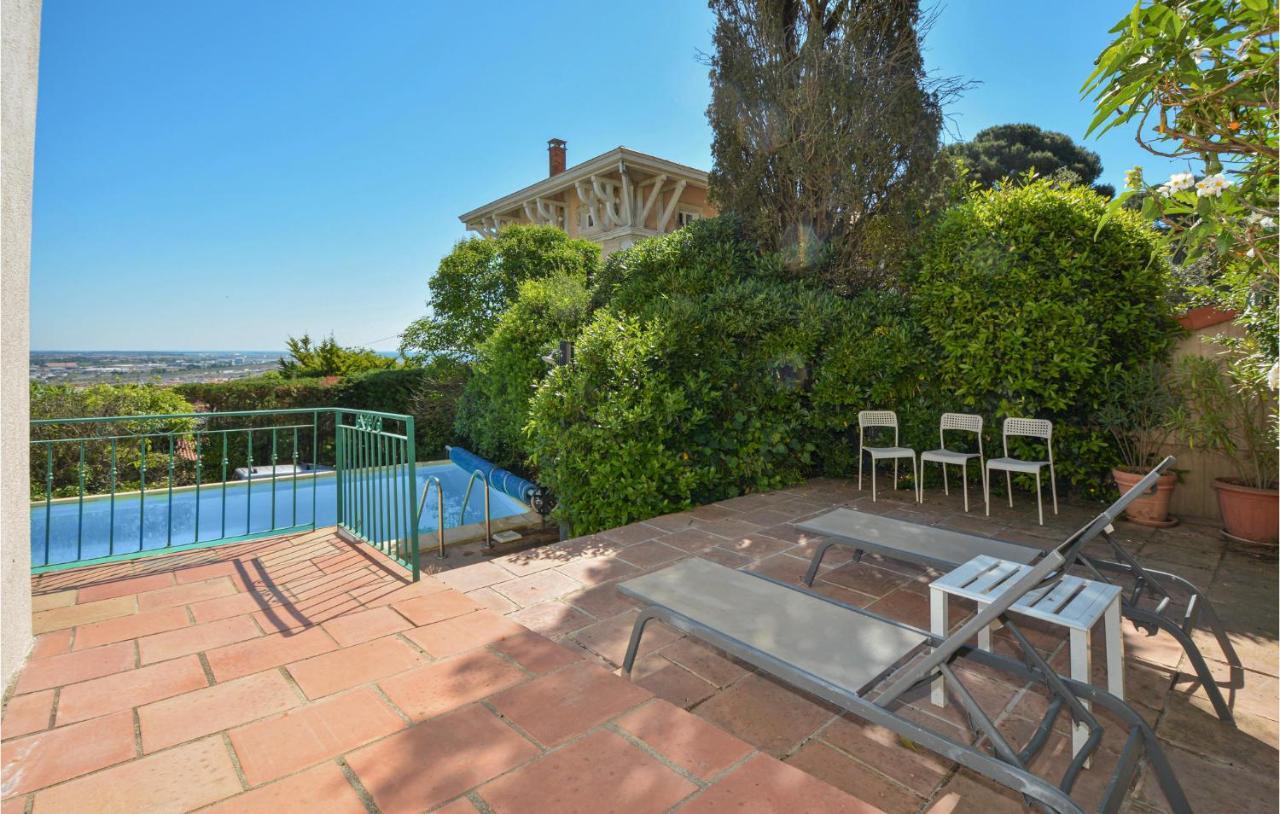 Cozy Home In Sete With Outdoor Swimming Pool Kültér fotó