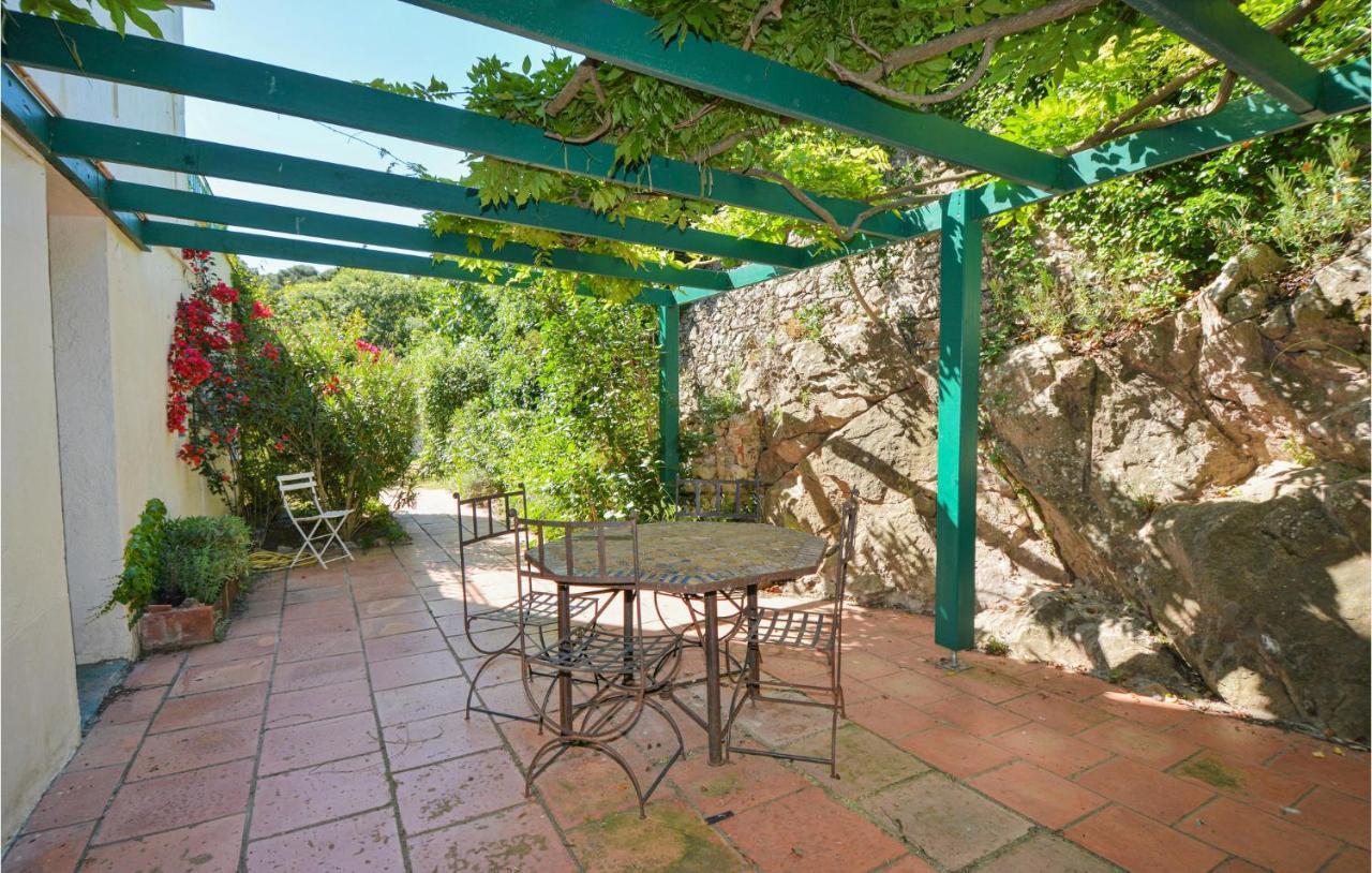 Cozy Home In Sete With Outdoor Swimming Pool Kültér fotó