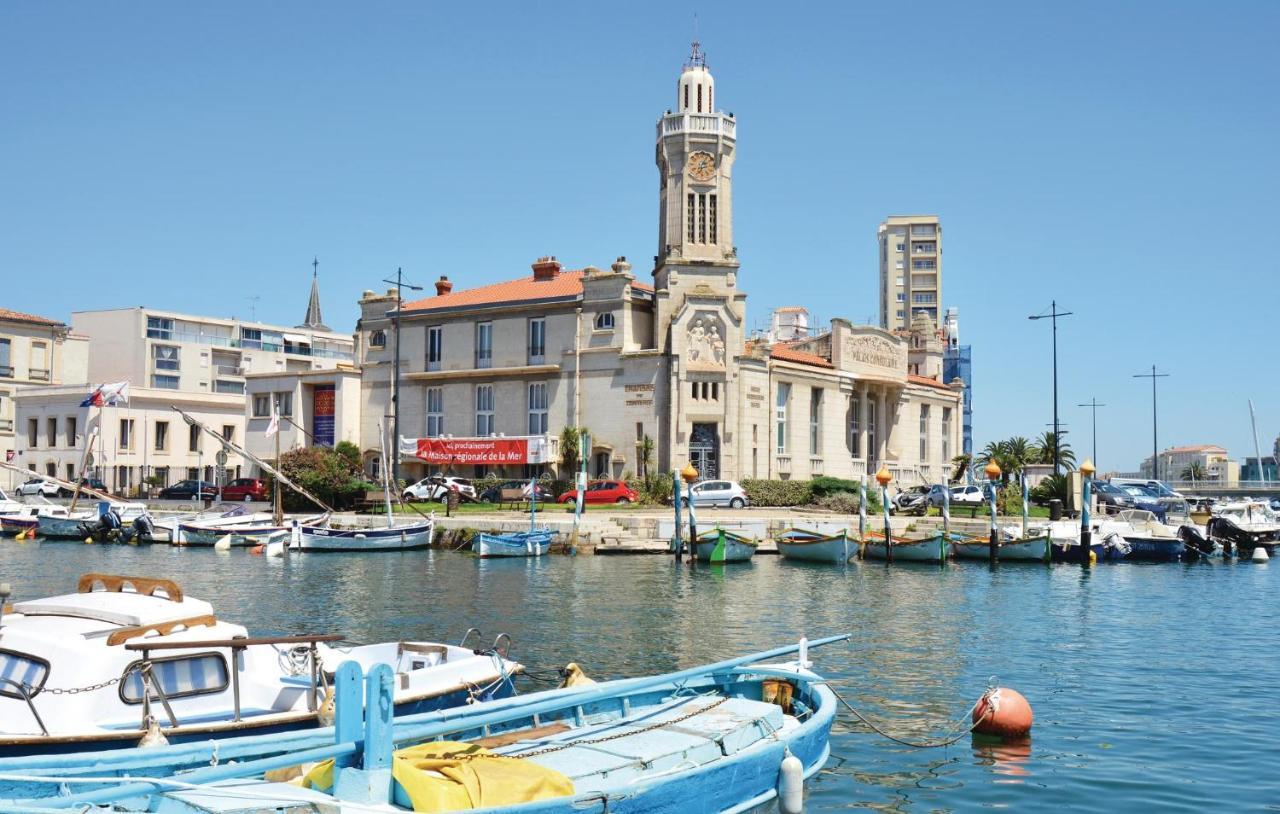Cozy Home In Sete With Outdoor Swimming Pool Kültér fotó